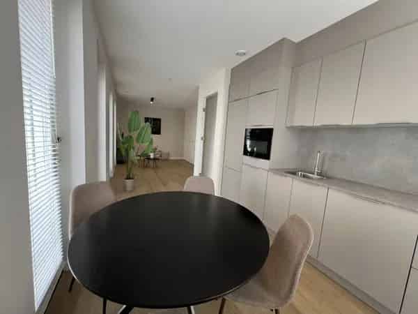 Modern 3-kamer appartement Maaskade Rotterdam