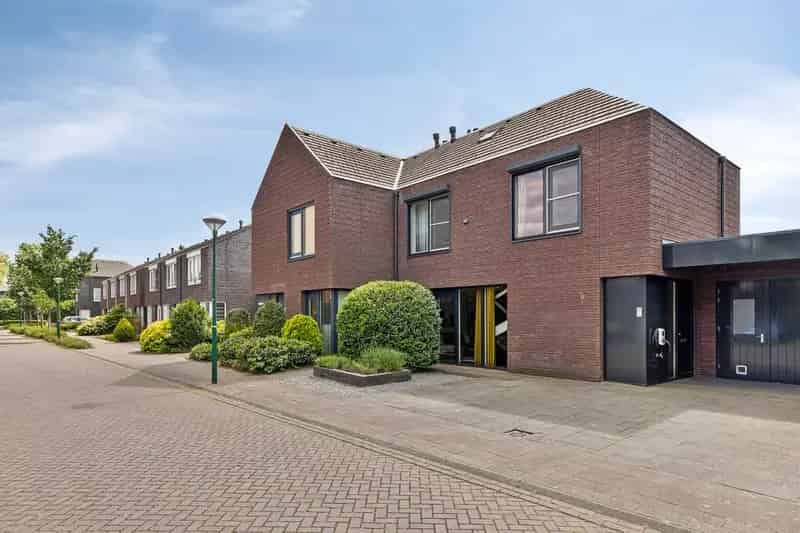 Ruime 2 1 Kapwoning te koop in Heeswijk Dinther