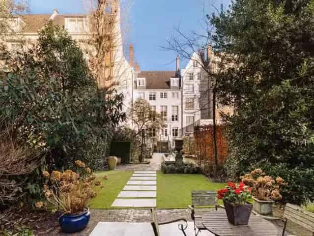 Keizersgracht 612 Amsterdam: Luxe Grachtenpand met Zwembad en Koetshuis