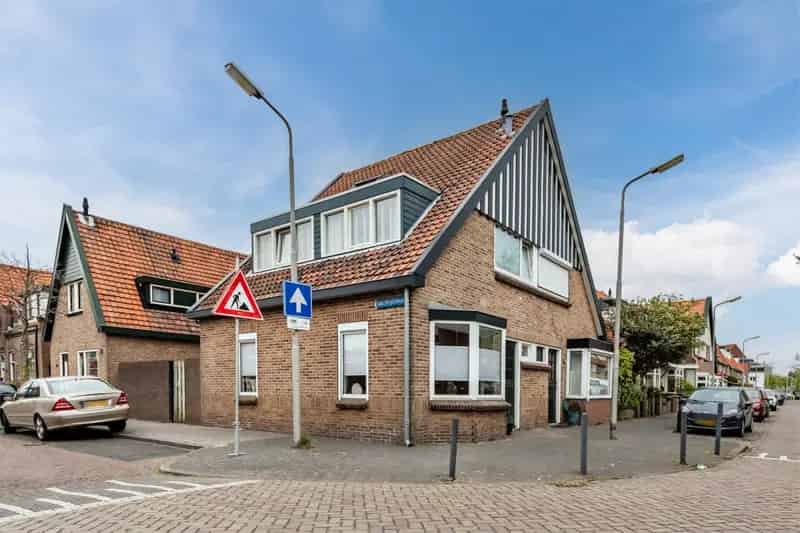 Twee Onder Een Kap IJmuiden 3 slaapkamers moderne keuken tuin