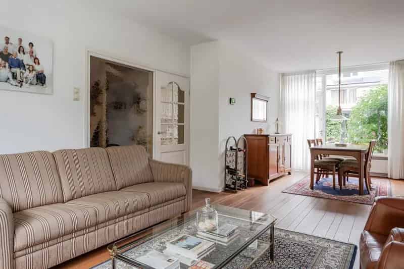Hoekwoning Zwaag 4 slaapkamers Gemeentegroen tuin
