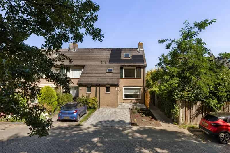 Hoekwoning Ommoord 5 slaapkamers moderne keuken tuin