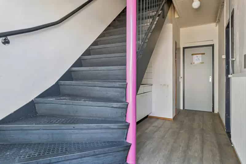 Bedrijfshal Breda te Huur 300m2 Kantoor Entresol