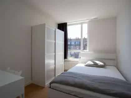 80m² Kamer Amsterdam: Gemeubileerd & Gedeeld Appartement