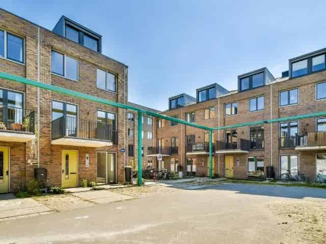 Te huur Haarlem: Ruime 4-laagse woning 148m2  Moderne keuken Gemeenschappelijke tuin