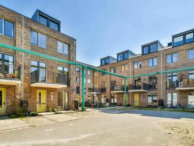 Te huur Haarlem: Ruime 4-laagse woning 148m2  Moderne keuken Gemeenschappelijke tuin