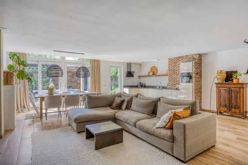 Huis te koop Soesterkwartier Amersfoort: Ruime gerenoveerde hoekwoning