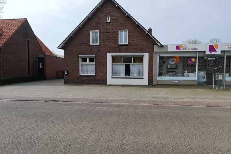 Winkel en Woning te Koop Heeswijk-Dinther