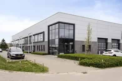 Bedrijfsruimte te huur Veghel 275m2 Kantoor 35m2 Timmerwerkplaats