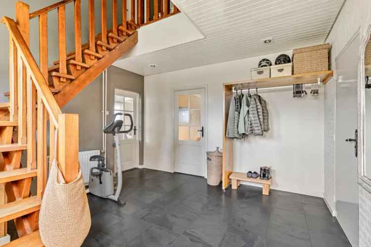 Vrijstaande woning 160m² met 7750m² grond te Strijbeek