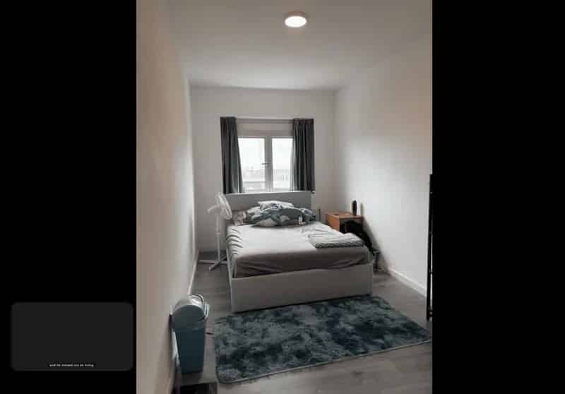 Kamer te huur in 3-slaapkamer appartement juli-augustus