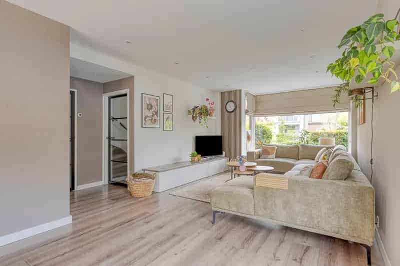 Ruime Hoekwoning 5 Slaapkamers Grote Tuin Garage Dichtersbuurt