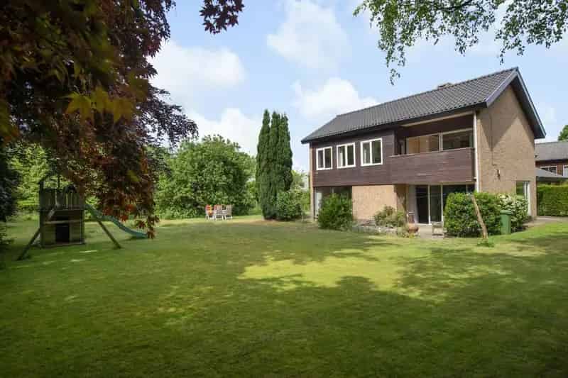 Vrijstaand woonhuis Schaarsbergen  Ruime tuin Nabij bossen