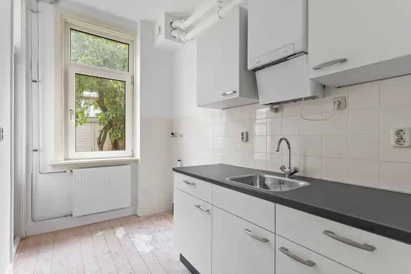 Amsterdam Rivierenbuurt: 2 Kamer Benedenwoning met Ruime Tuin