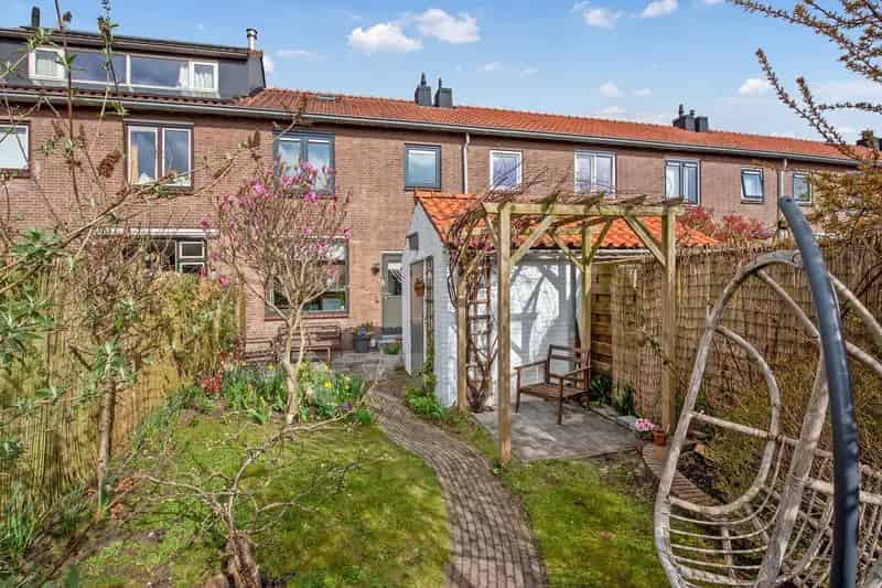 Huis te koop Delft Wippolder 4 Kamer Tussenwoning Royale Tuin