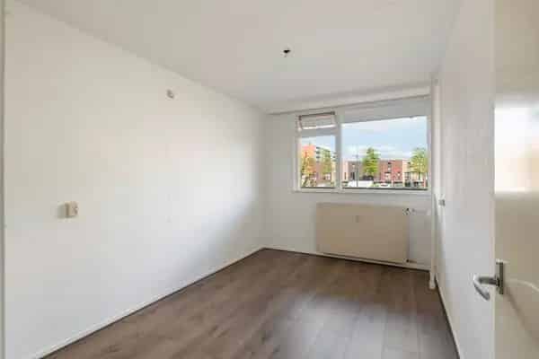 2 Kamer Appartement Schiedam Groenoord  Ruim Terras  Eigen Grond