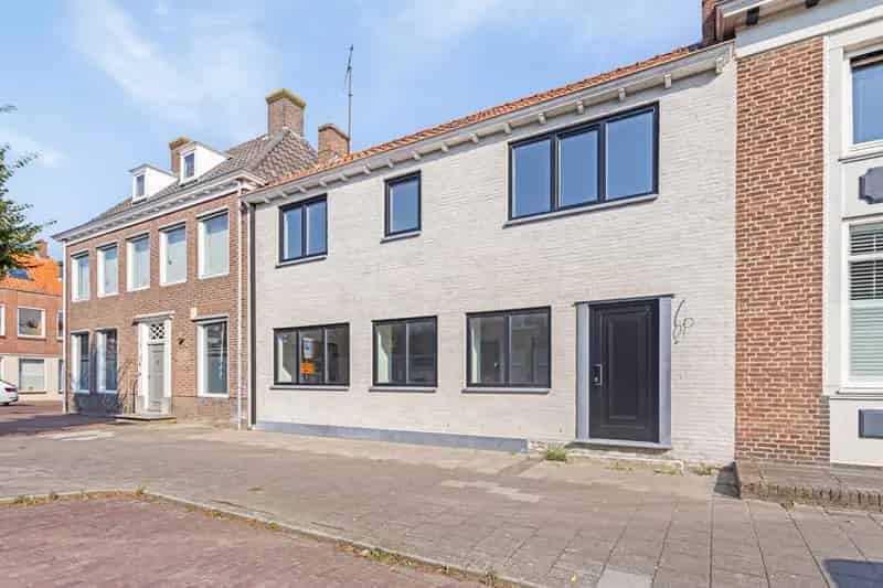 Gerenoveerde Tussenwoning Oostburg 2 slaapkamers
