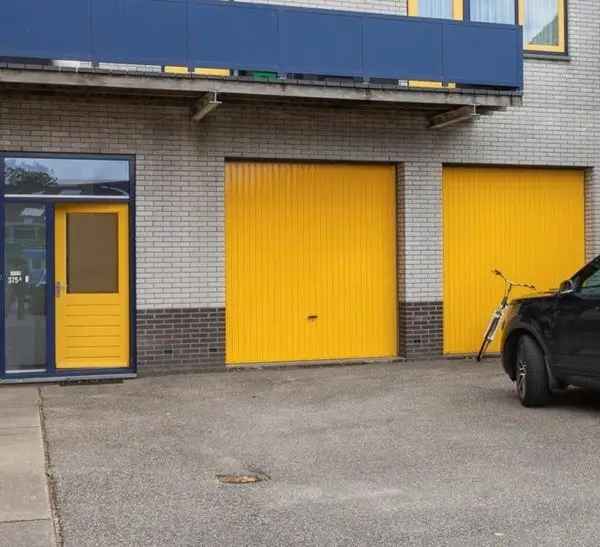 Parkeerplaats Te Huur in Aalsmeerderbrug, Noord-Holland