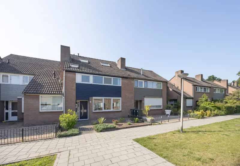 Huis te koop Etten Leur 4 slaapkamers 2 garages energielabel A
