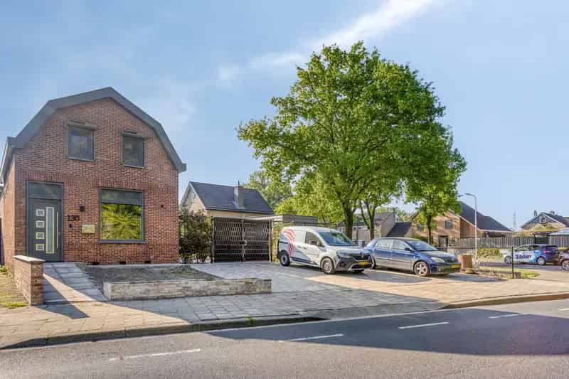 Vrijstaande woning volledig verbouwd en gemoderniseerd