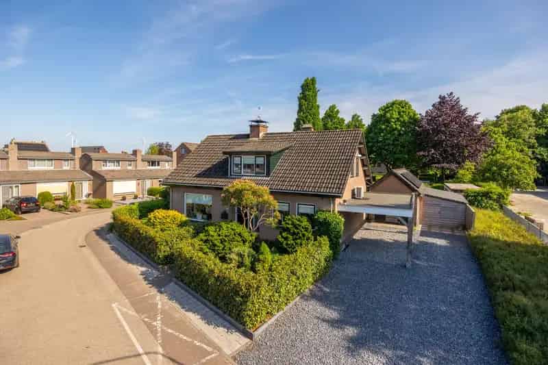 Luxe Vrijstaande Woning met Privébioscoop en Gym Langeweg
