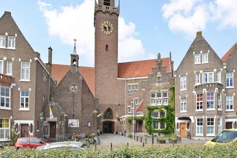 Rijksmonumentale Pastorie Scheveningen: 9 Units, 550m2, Maatschappelijke Bestemming