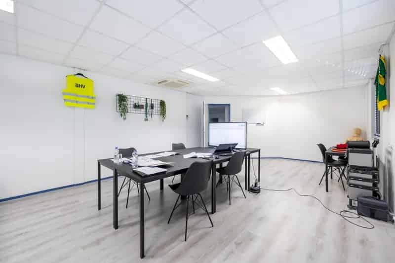 Bedrijfshal Den Haag te koop 822m2