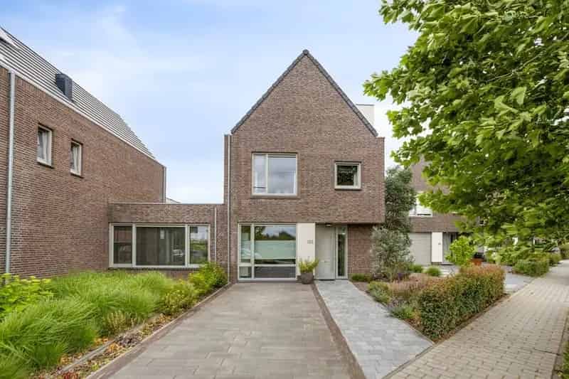Moderne Vrijstaande Geschakelde Woning te Eijsden