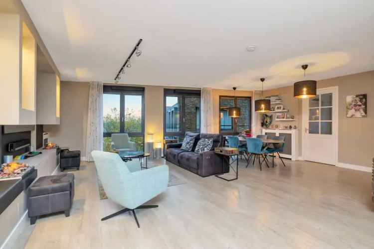 Luxe Penthouse te Koop Pijnacker 190m2 Twee Badkamers