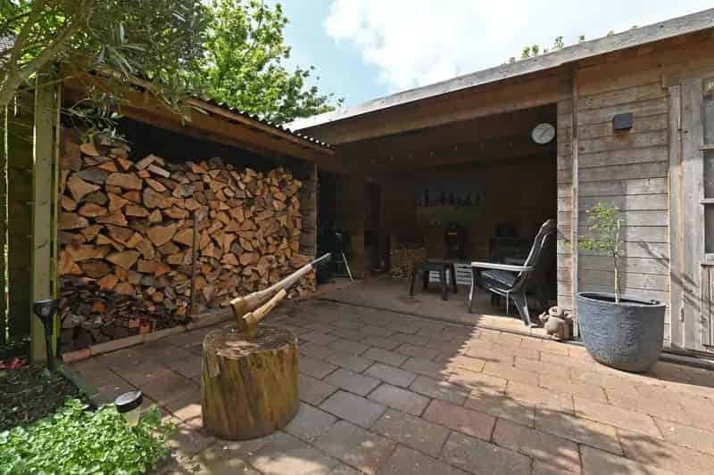 Huis te koop Delft: Gezellige 2-onder-1-kapwoning met tuin en dakterras