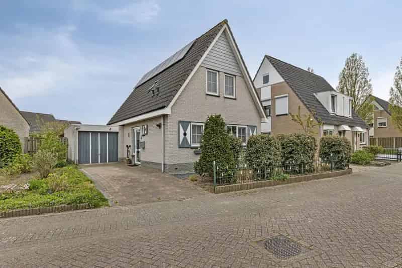 Vrijstaande woning Appelmeet: Instapklaar met garage en 14 zonnepanelen