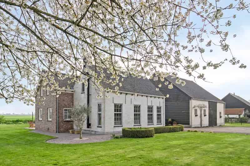 Gerenoveerde woning met schuur weide en tuin Biervliet