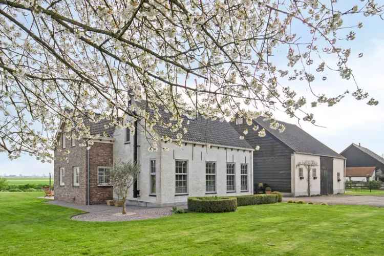 Gerenoveerde woning met schuur weide en tuin Biervliet