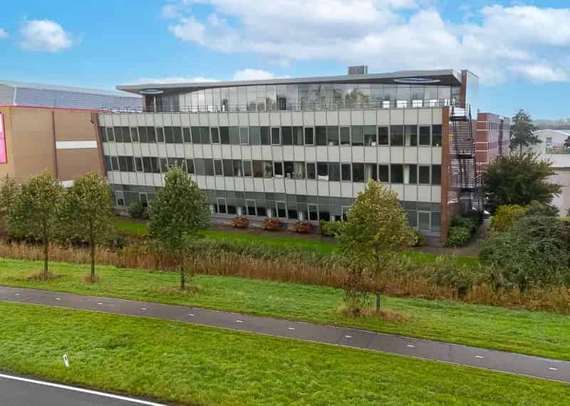 Kantoorruimte te huur Spijkenisse 372m²