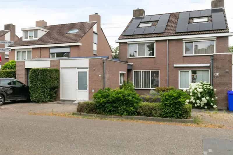 Twee Onder Een Kapwoning Raamsdonksveer Kantoor Aan Huis