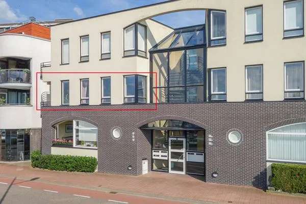 Ruim Appartement met Uitzicht op de Haven van Maasbracht