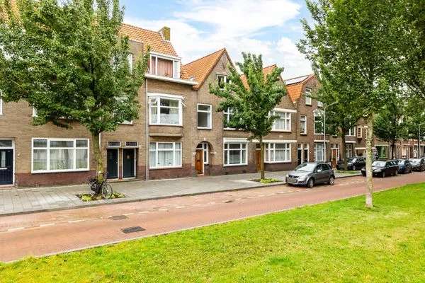 Jaren 30 woning Vlissingen Singel 5 slaapkamers grote zolder zonnige tuin