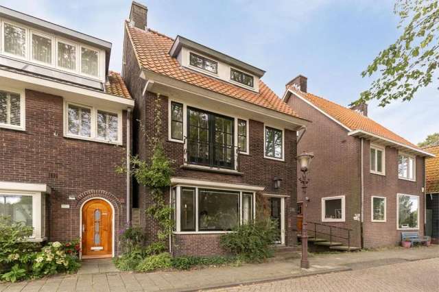 Vrijstaand Huis Nieuwendammerdijk 199m2 Met Uitzicht Op Groen