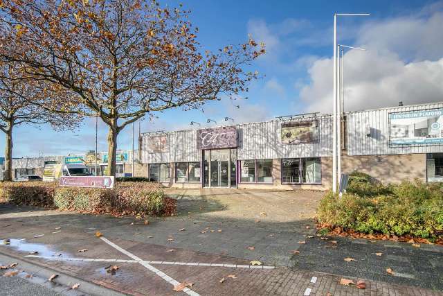 Bedrijfshal Leeuwarden | Zoek bedrijfshallen te koop en te huur: Tijnjedijk 83 8936 AC Leeuwarden [funda in business]