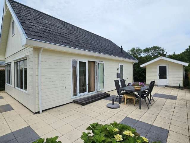 Bungalow Te Koop in Barendrecht, Zuid-Holland