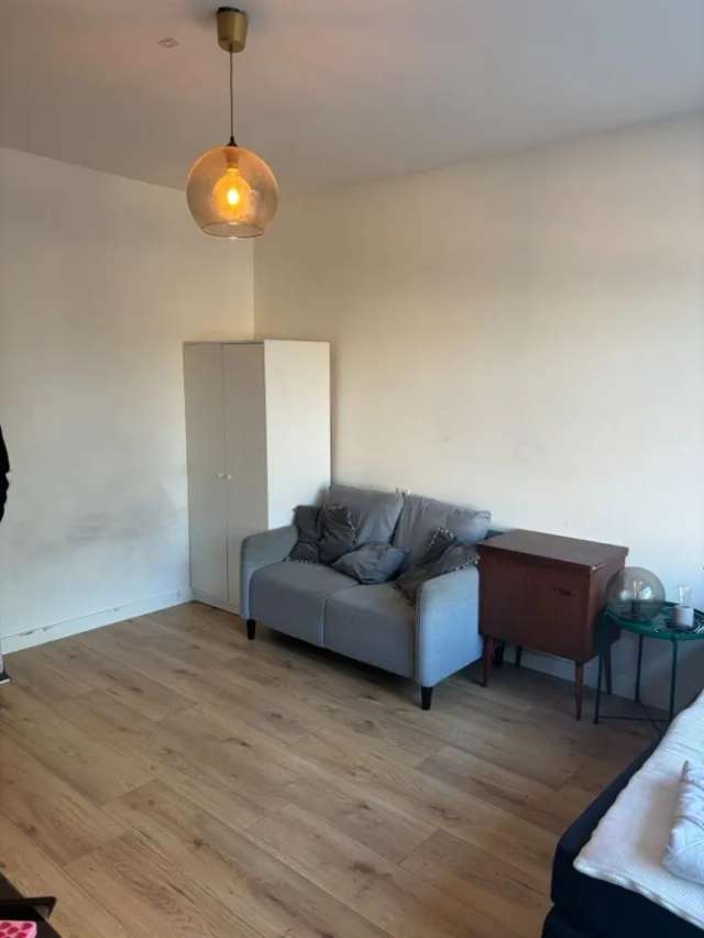 Wonderful living space for rent (for students) 