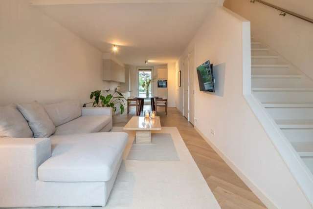 Tussenwoning Te Huur in Zaandam, Noord-Holland