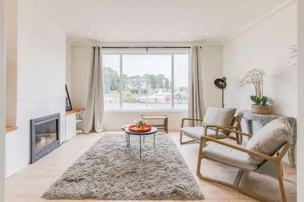 Luxe gerenoveerde woning met slaapkamer en badkamer op de begane grond in Sas van Gent