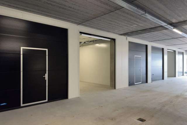 Garagebox Berkel en Rodenrijs | Zoek garageboxen te huur: Industrieweg 69-79 2651 BC Berkel en Rodenrijs [funda in business]