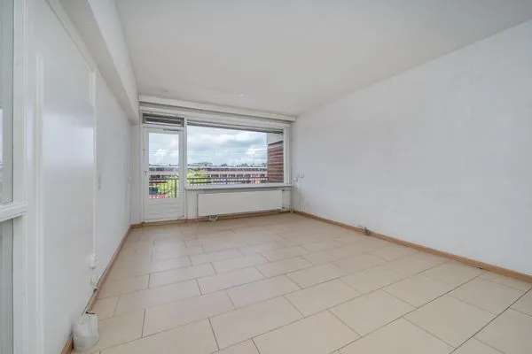 3-kamer appartement te koop in Kort Ambachtlaan, 68 m² met balkon op het zuidwesten