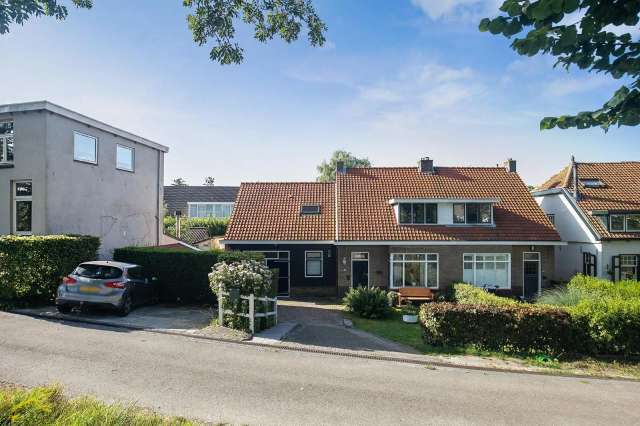 Moderne Twee Onder Een Kap Woning Met Karakter In Goes