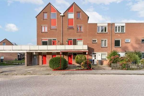 Ruim Appartement in Nieuwegein met Grote Tuin op het Zuidwesten