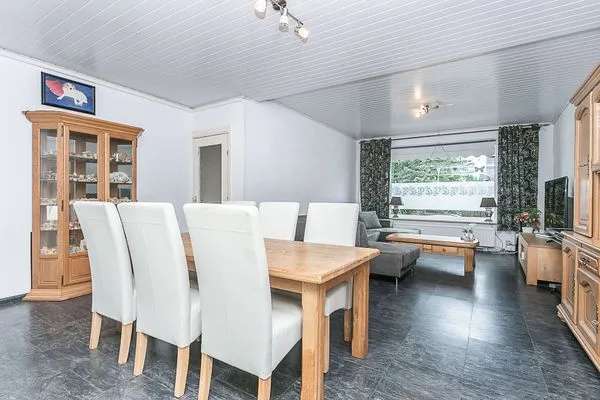 Tussenwoning 4 Slaapkamers Garage Brunssum