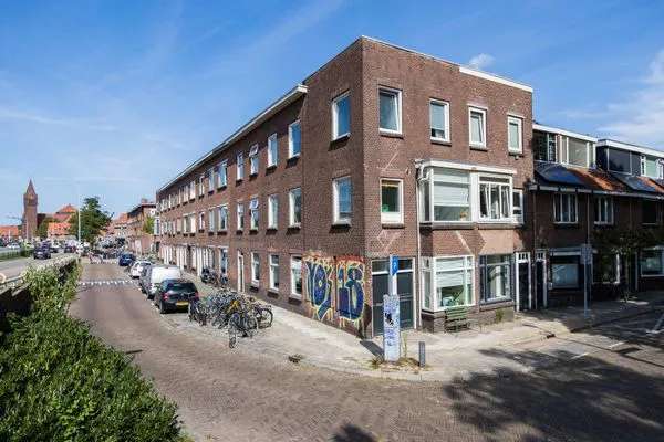 Licht en ruim appartement met 2 slaapkamers in Utrecht West