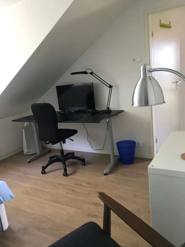 Kamer in woonhuis op rustige locatie nabij ASML